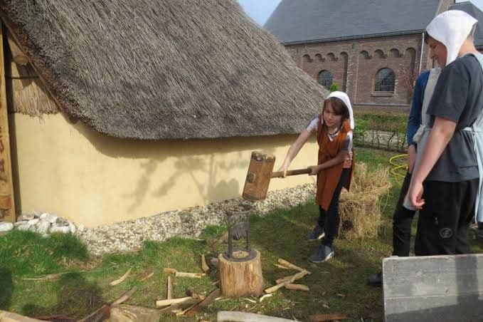 Van middeleeuwse boerderij tot tuinderskas: Museumdorp De Locht met je hond